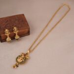 Long antique gold ma lakshmi pendant set - Image 3