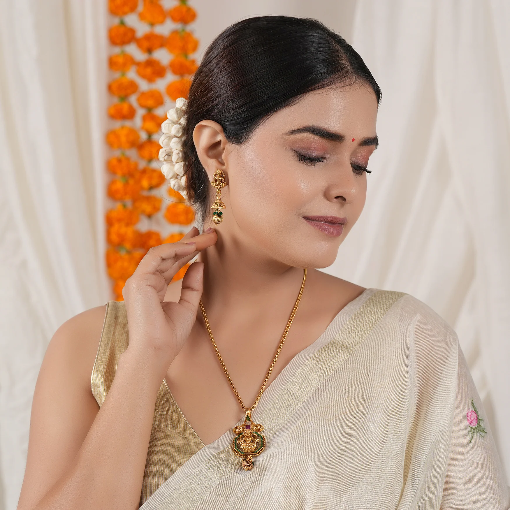 2035.3 Long antique gold ma lakshmi pendant set - Image 1