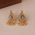 Long antique gold emerald stone pendant set - Image 2
