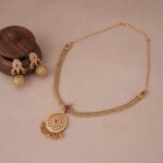Stunning antique gold diamond pendant set - Image 2