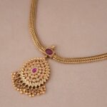 Stunning antique gold diamond pendant set - Image 3